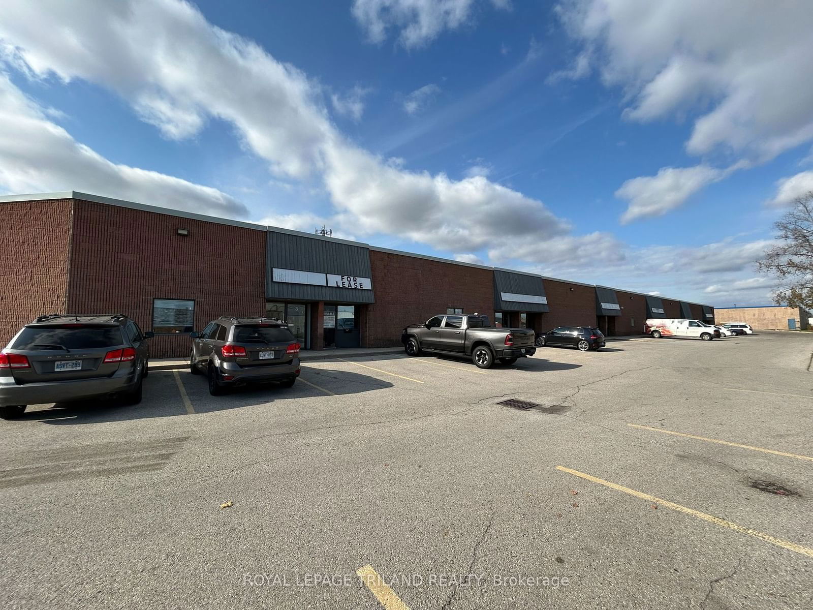 Industrial for lease at 4-11-98 Bessemer Court, London, South Z, N6E 1K7 - MLS: X10408790