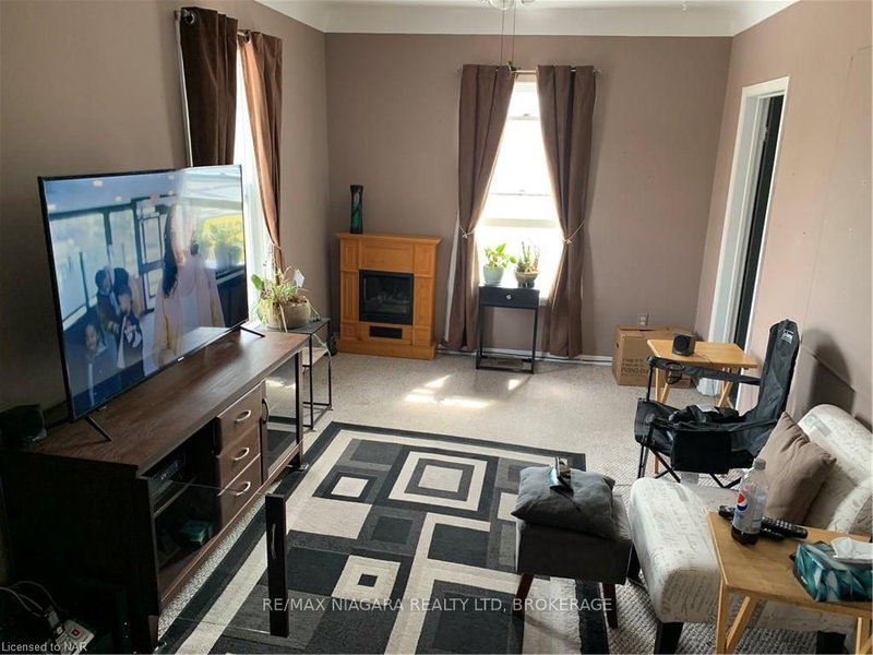 Upper - 256 EAST MAIN St, Welland, L3B 3W9 | Image 2