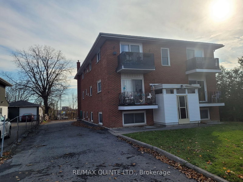 27 King George Sq, Belleville, K8P 2A6 | Image 2