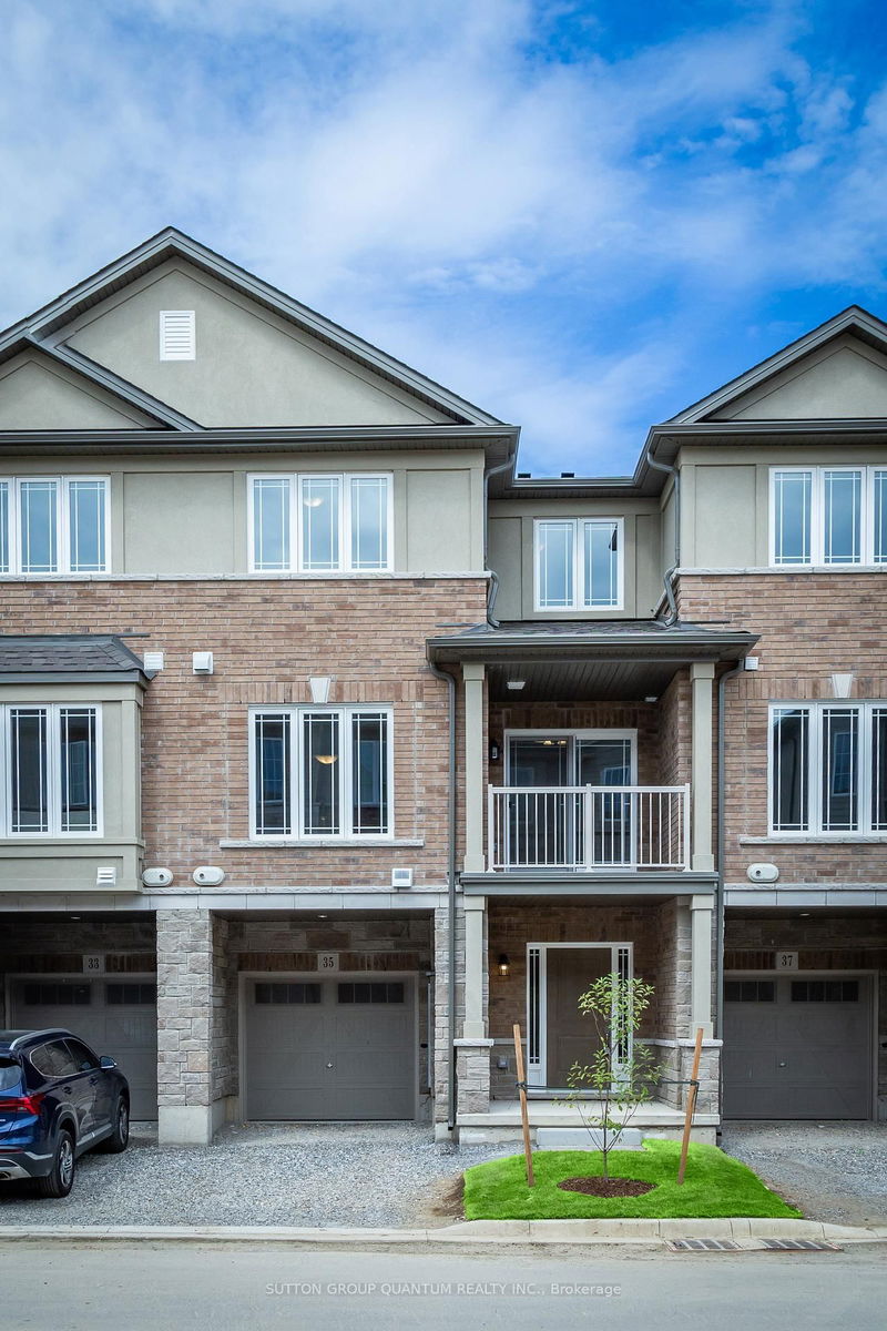 home for lease on 35 Laguna Village Crescent