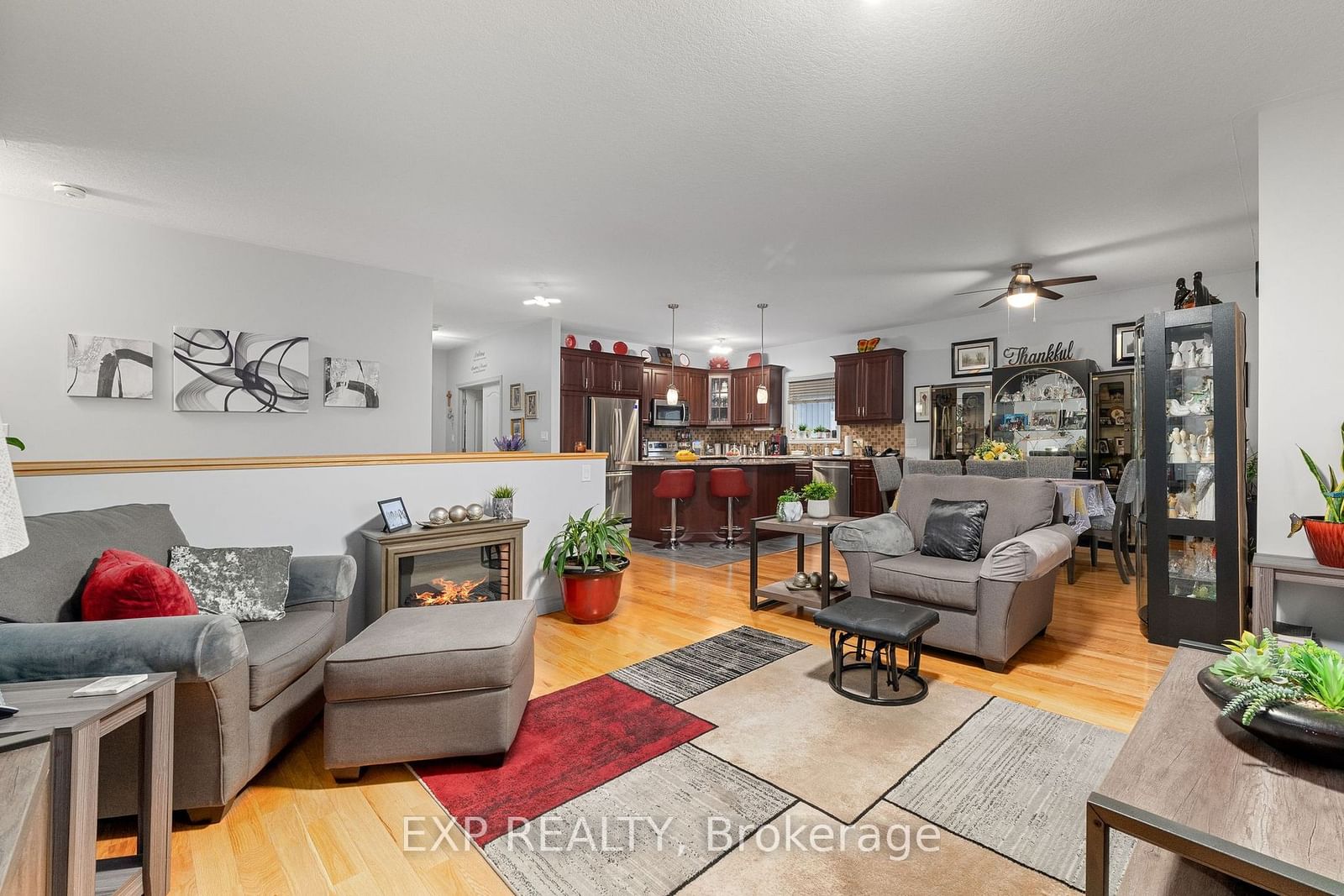 Listing Image 14