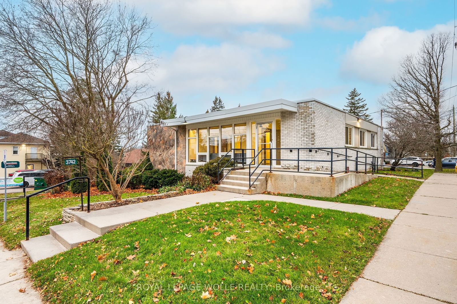 Building at 3742 Nafziger Road, Wellesley