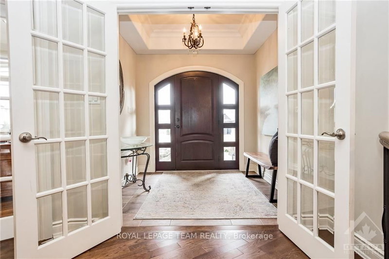 2 BEECHGROVE Gdns, Ottawa, K2S 1R1 | Image 3