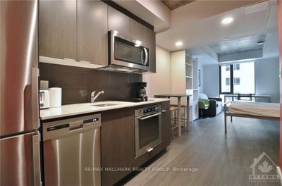 Unit 1618 — 105 CHAMPAGNE Avenue S — photo 3