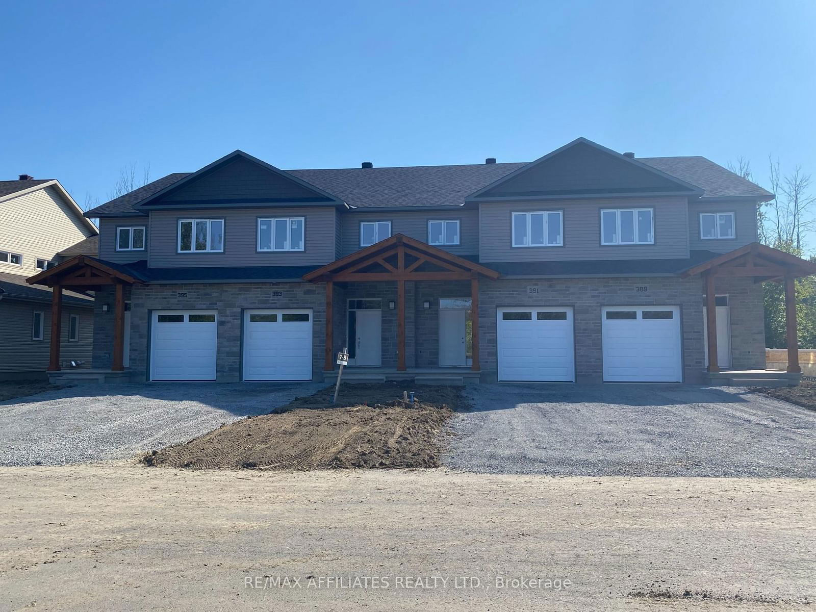 Building at 373 VOYAGEUR Place, Russell, Embrun