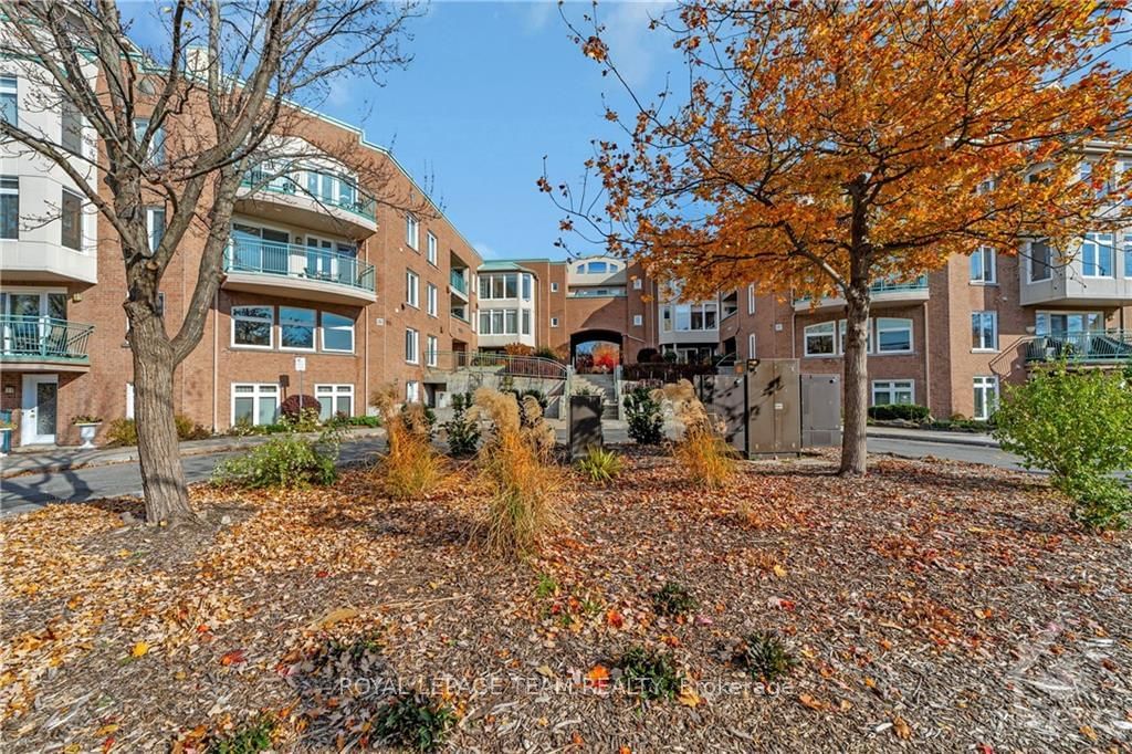 Condo for sale at 404C-997 North River Road, Overbrook - Castleheights and Area, 3501 - Overbrook, K1K 3V5 - MLS: X10411024