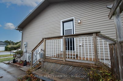 141 Cambridge St, Goderich -  image-0-2