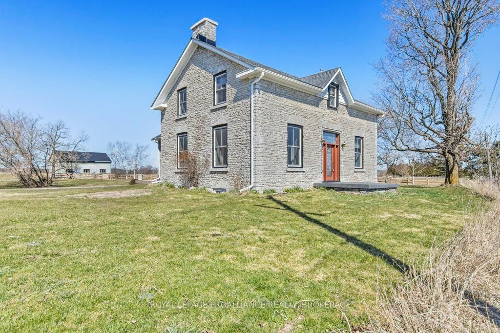 Detached House sold at 2478 Middle Road, Kingston, City North of 401, K7L 4V3 - MLS: X10411964