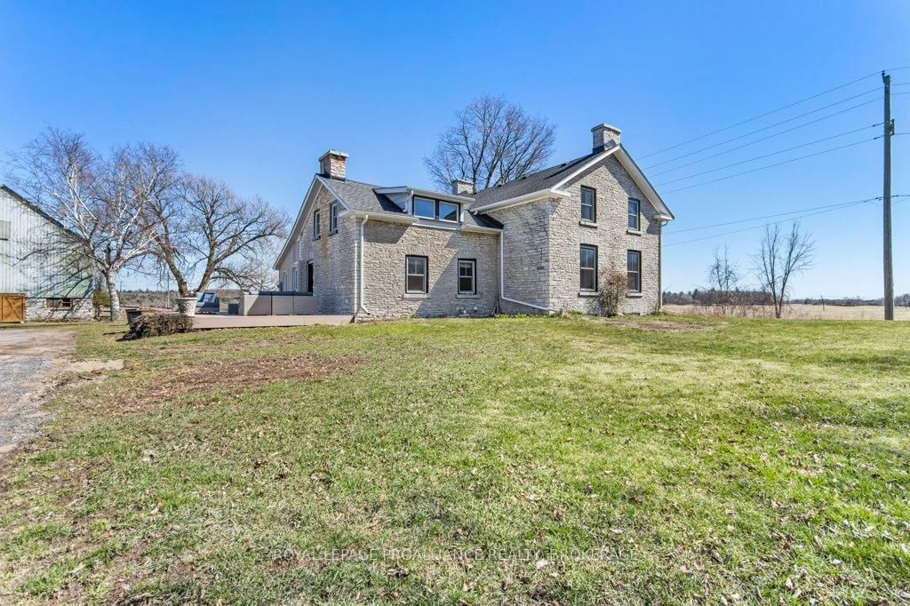 Detached House sold at 2478 Middle Road, Kingston, City North of 401, K7L 4V3 - MLS: X10411964