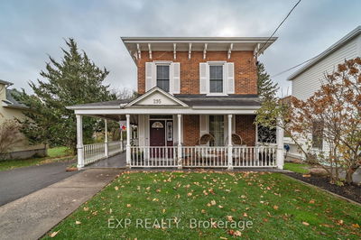 295 Main St, Prince Edward County - Bloomfield image-0-1