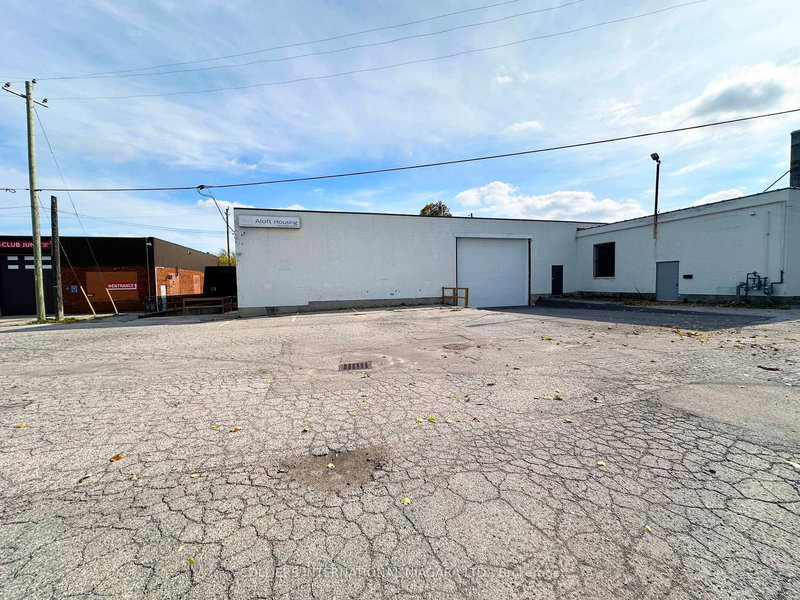 C01 - 50 NIAGARA St, St. Catharines, L2R 4K9 | Image 2