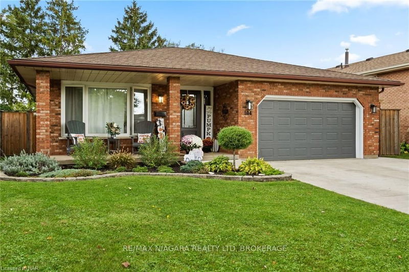 home for sale on 104 WHITEOAK Crescent