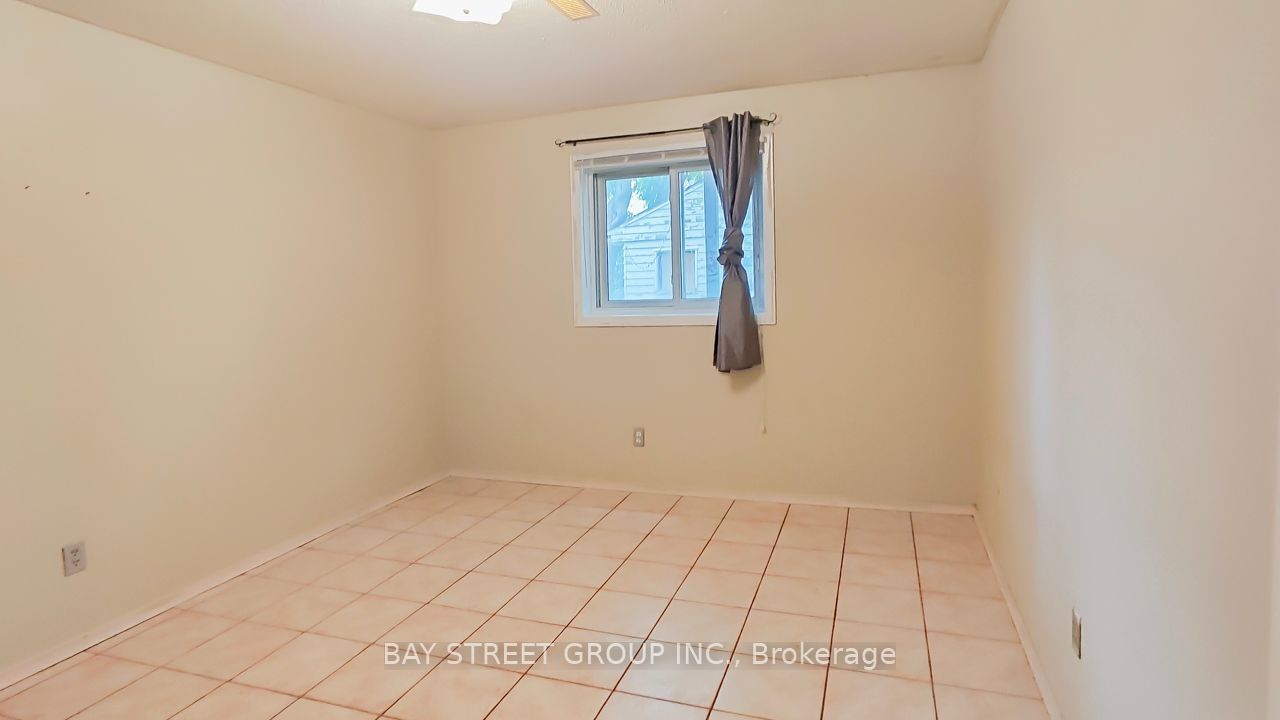 Semi-Detached House leased at 38 Noecker Street, Waterloo, N2J 2R4 - MLS: X10414097