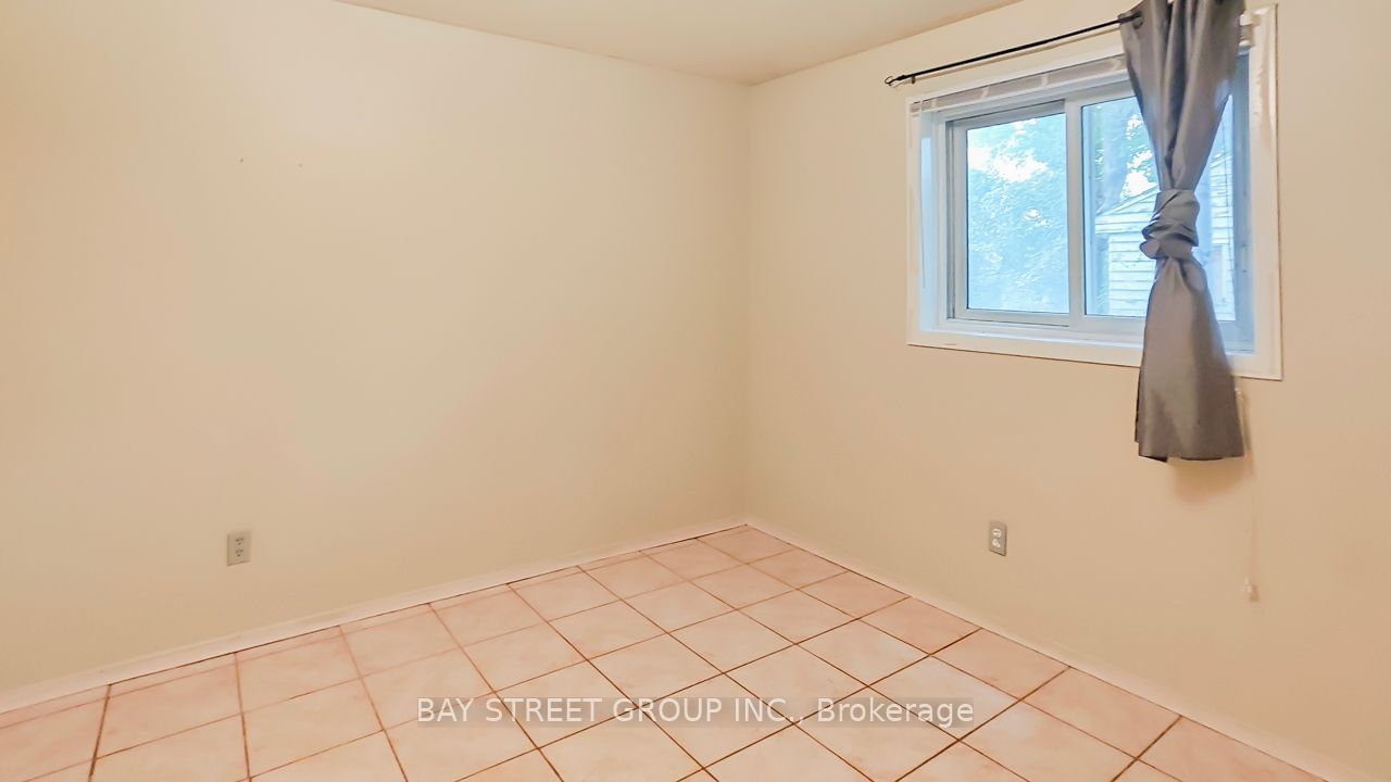Semi-Detached House leased at 38 Noecker Street, Waterloo, N2J 2R4 - MLS: X10414097
