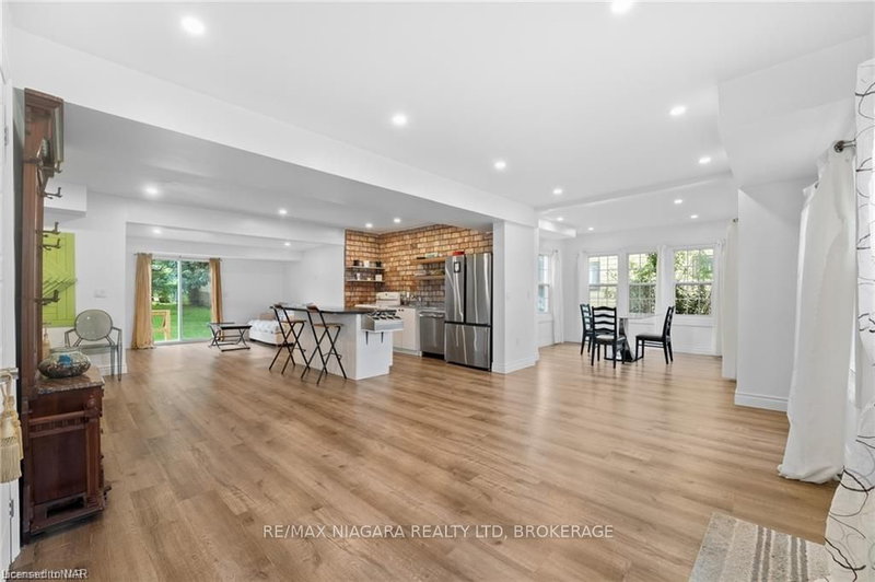 Deleted Deleted Deleted, Deleted, DEL ETED | Image 3