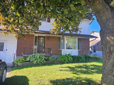 12 Philip St, Prince Edward County - Picton image-0-2