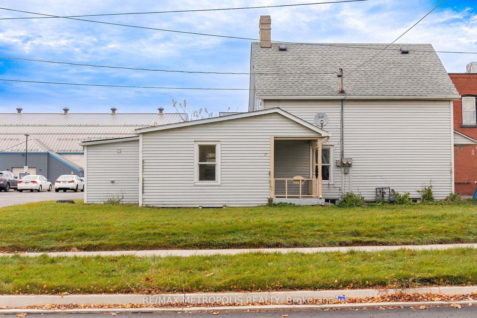 Semi-Detached House leased at 525 King Street, Welland, L3B 3K4 - MLS: X10415776