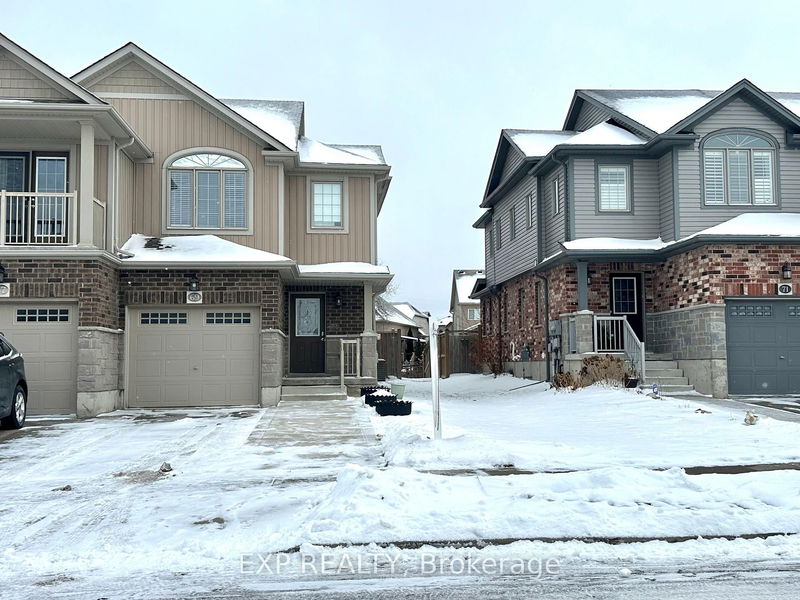 home for lease on 69 Meadowridge Street