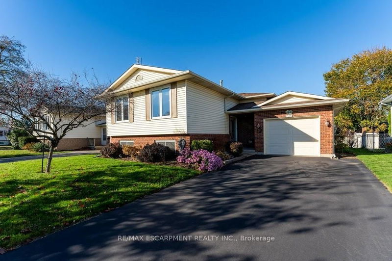 home for sale on 3949 Vineyard Crescent
