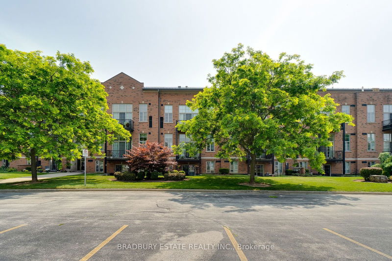 Unit 317 — 262 Dundas St, Hamilton - Waterdown image-0-0