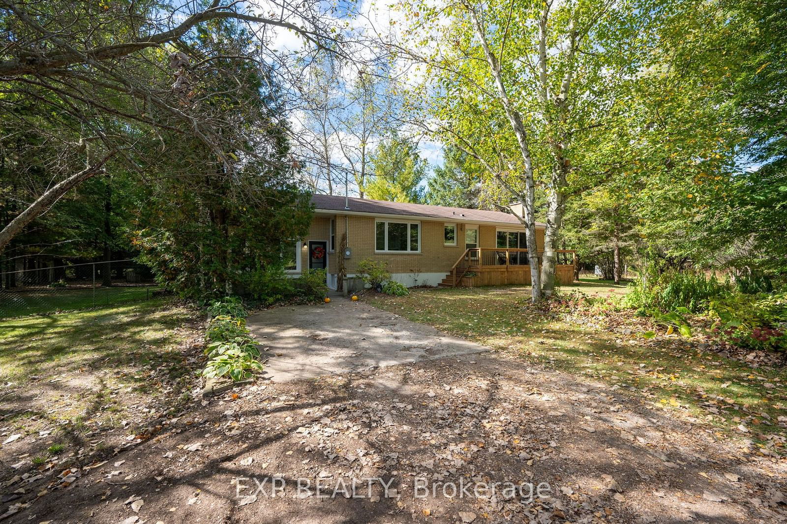 Detached House sold at 23243 Melbourne Road, Southwest Middlesex, Rural Southwest Middlesex, N0L 1T0 - MLS: X10416085