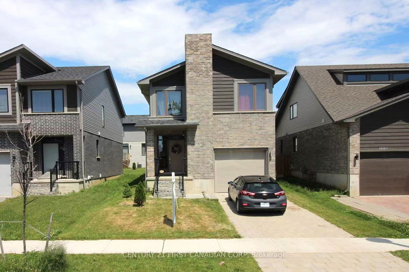 home for sale on 1674 Valhalla Street