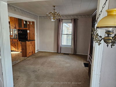 19 Broad St, Prince Edward County - Picton image-0-3