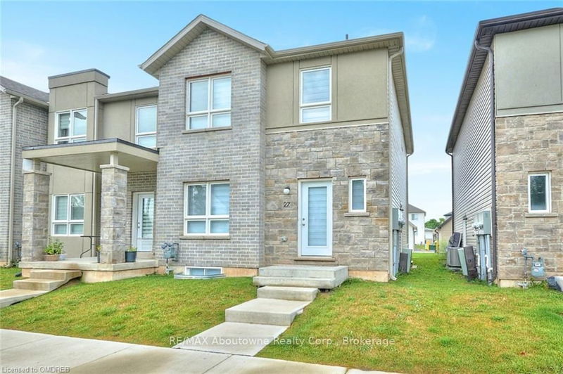 Unit 13 — 19 PERENACK Ave, Welland - Broadway image-0-0