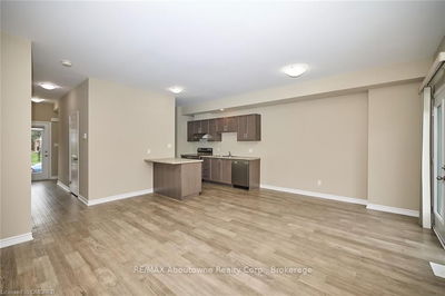 Unit 13 — 19 PERENACK Ave, Welland - Broadway image-0-2
