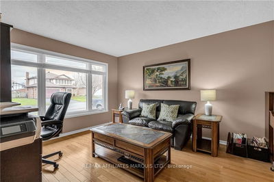 1402 HOLY CROSS Blvd, Cornwall - 717 - Cornwall image-0-3