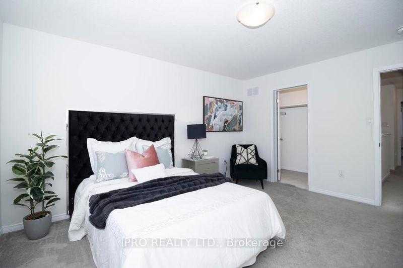 home for sale on 122 Munro Circle