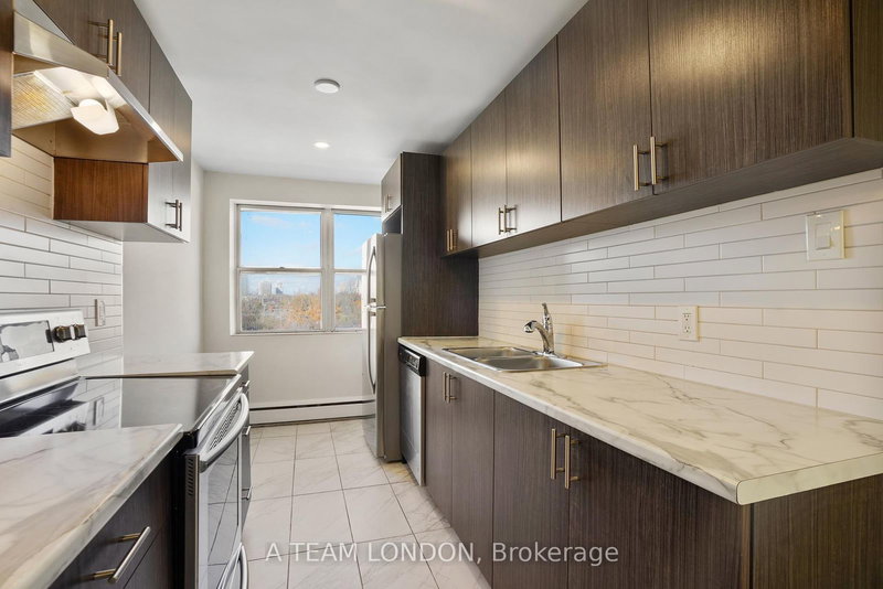 642 - 75 High St, London South, N6C 4J8 | Image 2