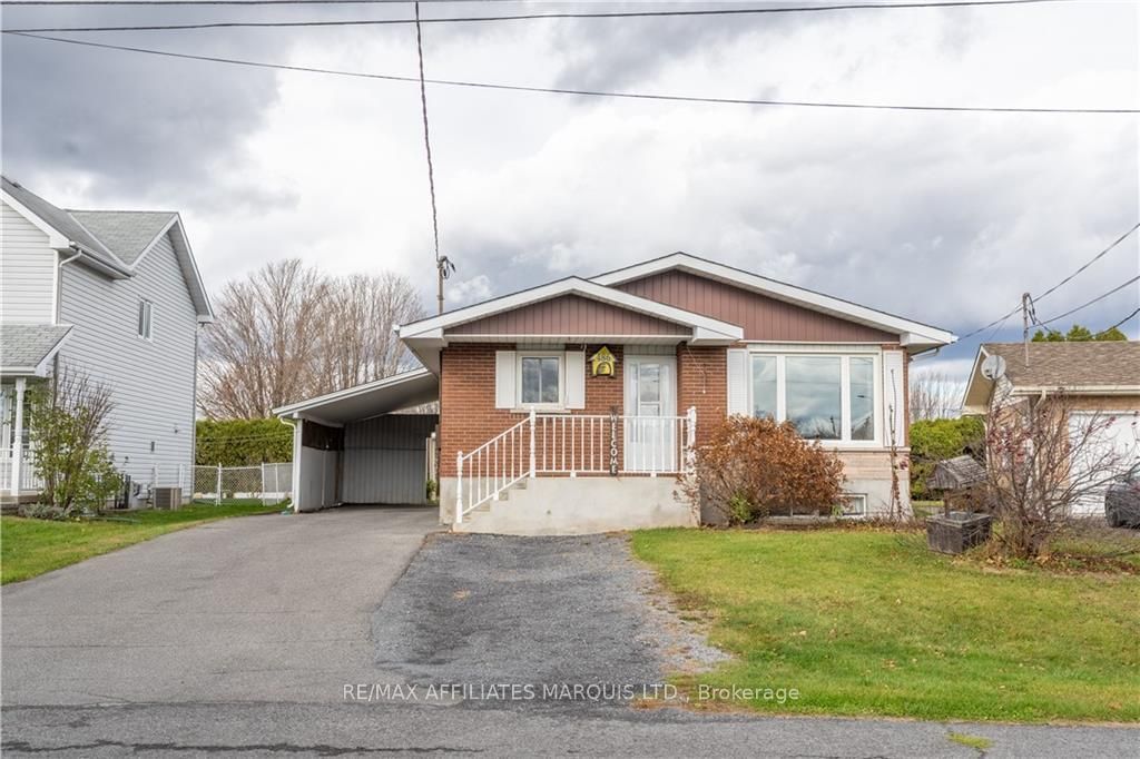 Detached House sold at 486 HILBERT Avenue, Cornwall, 717 - Cornwall, K6K 1H5 - MLS: X10419059