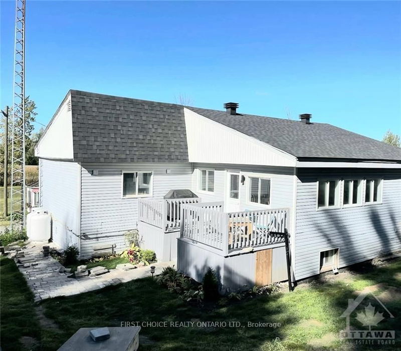 home for sale on 3774 OLD MONTREAL Road