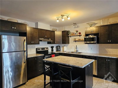 Unit 203 — 245 EQUINOX Dr, Russell - 602 - Embrun image-0-4