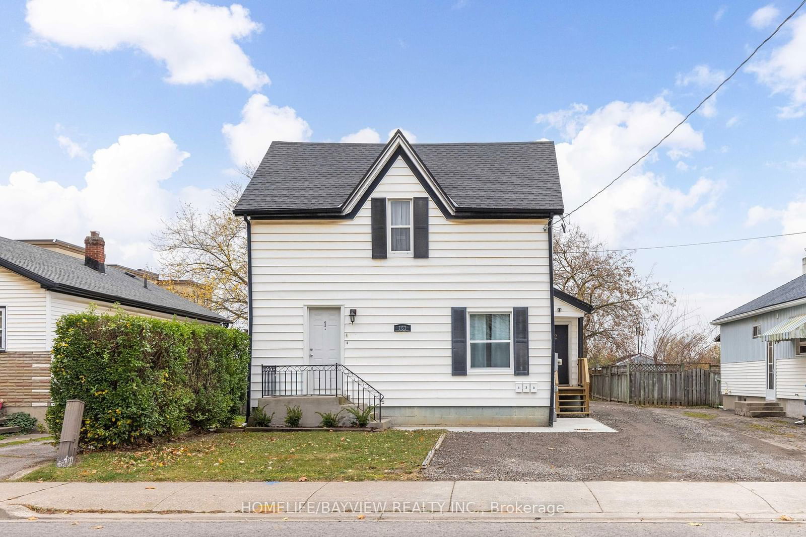 Semi-Detached House sold at 161 Louth Street, St. Catharines, 458 - Western Hill, L2S 2R4 - MLS: X10419789
