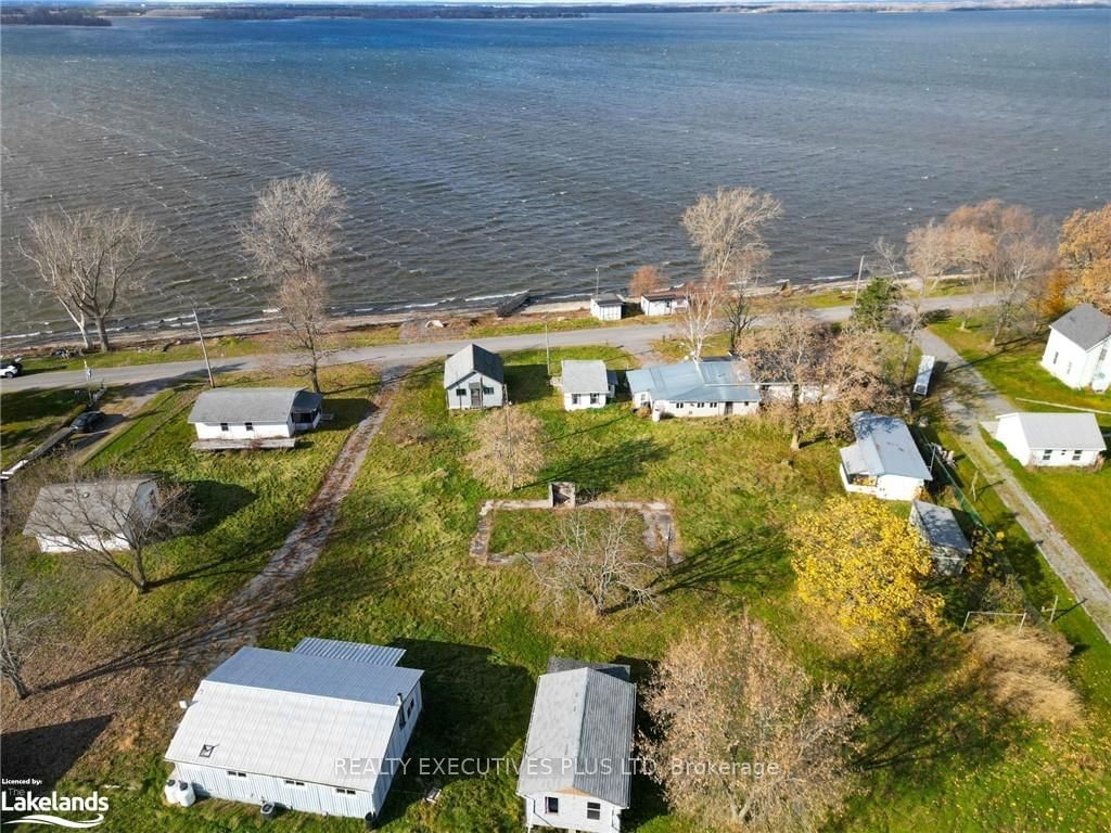 Building at 388 N Big Island Road, Prince Edward County, Sophiasburgh