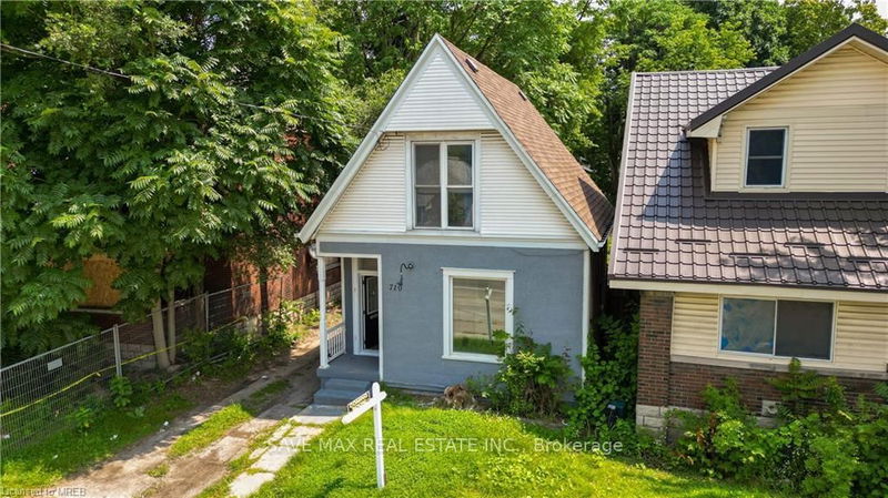 home for sale on 710 ADELAIDE Street N