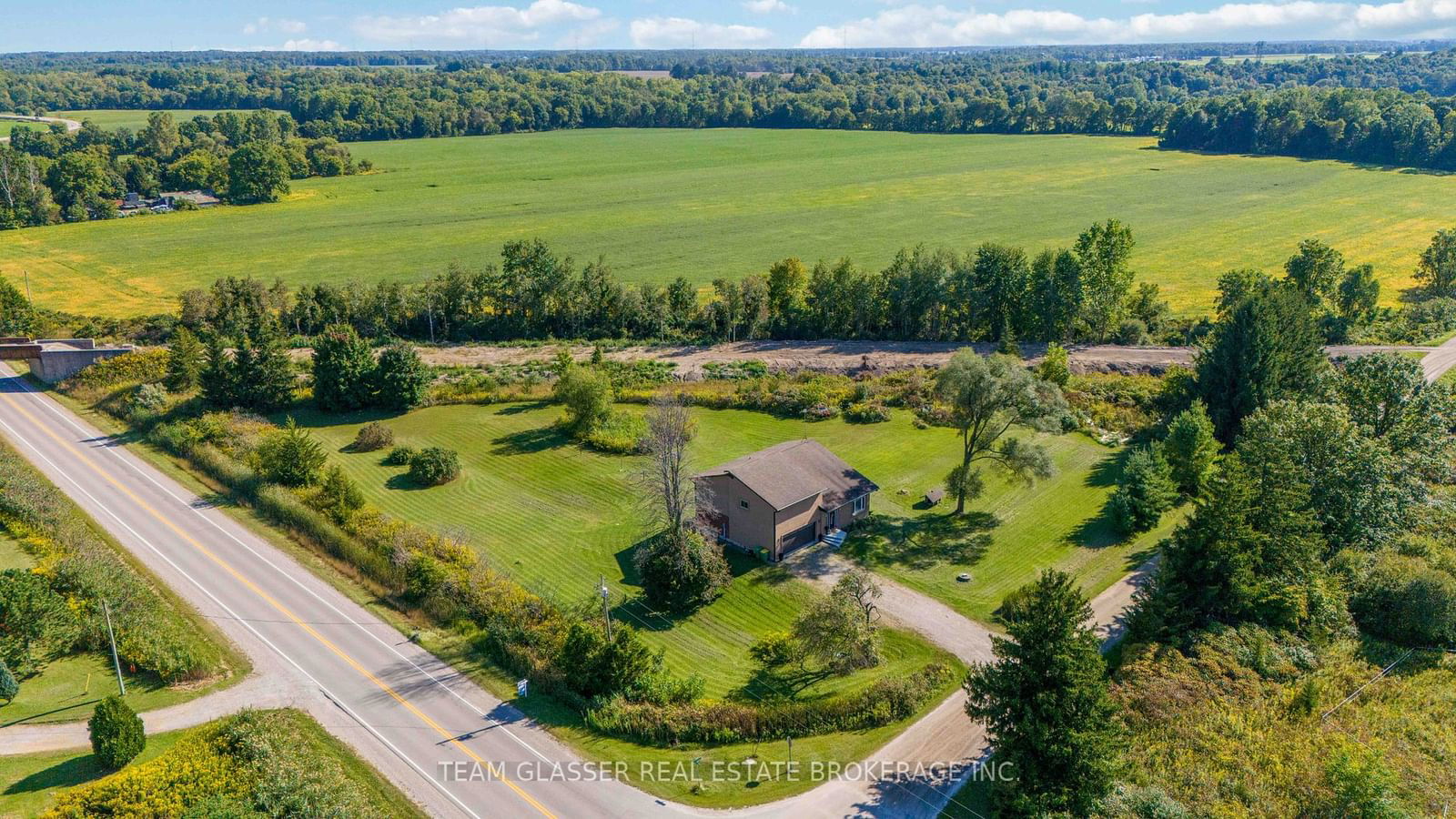 Building at 6571 CARROLL Drive, Southwest Middlesex, Middlemiss