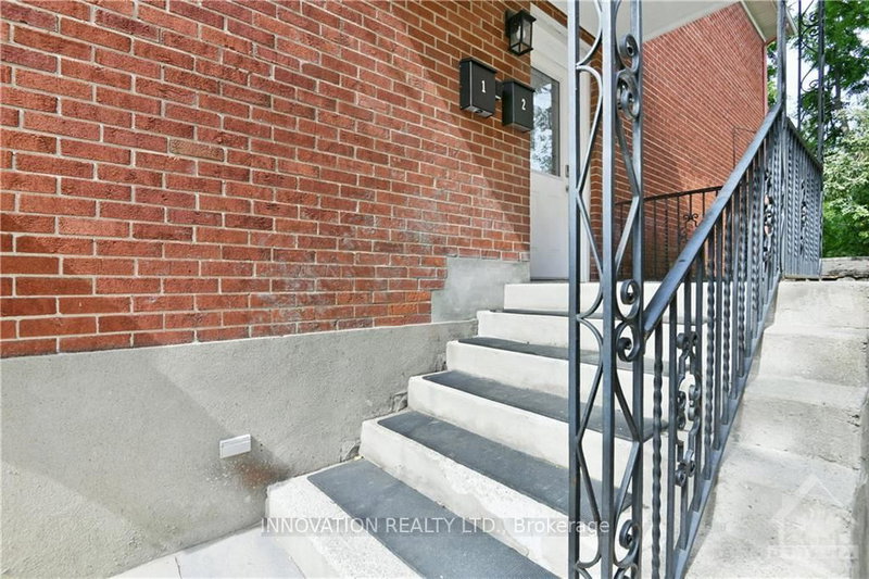391 GREENWOOD Ave, Ottawa, K2A 0X4 | Image 2