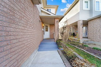 27 Hollyridge Cres, Kitchener -  image-0-1