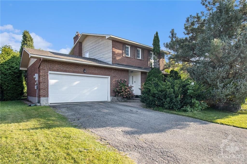 Detached House sold at 1 ELDERWOOD Trail, Stittsville - Munster - Richmond, 8202 - Stittsville (Central), K2S 1C9 - MLS: X10424067