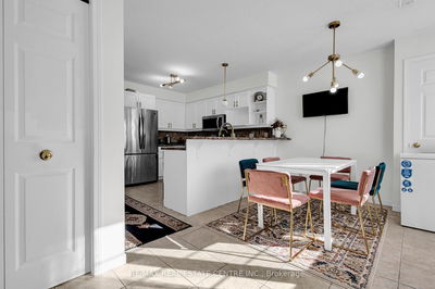 Unit 17B — 50 Howe Dr, Kitchener -  image-0-3