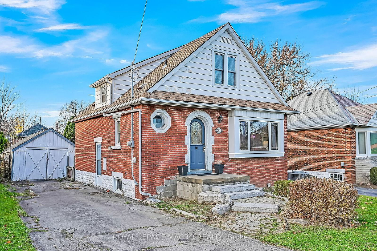 Building in 294 East 18th Street