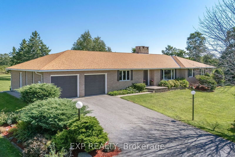 737 County Rd 18, Prince Edward County - Athol image-0-0