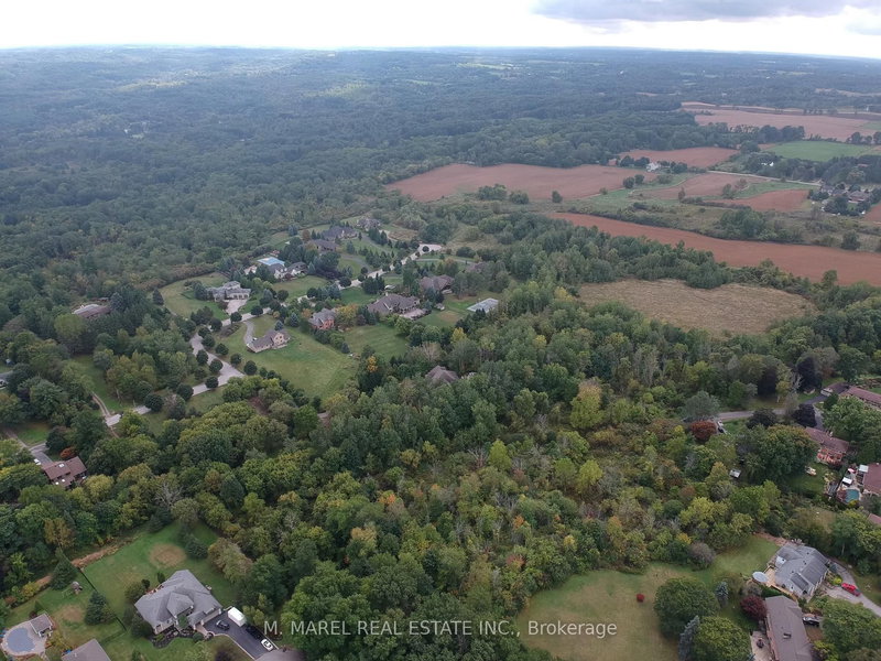 26 Marshboro Ave, Hamilton, L9H 5E1 | Image 2