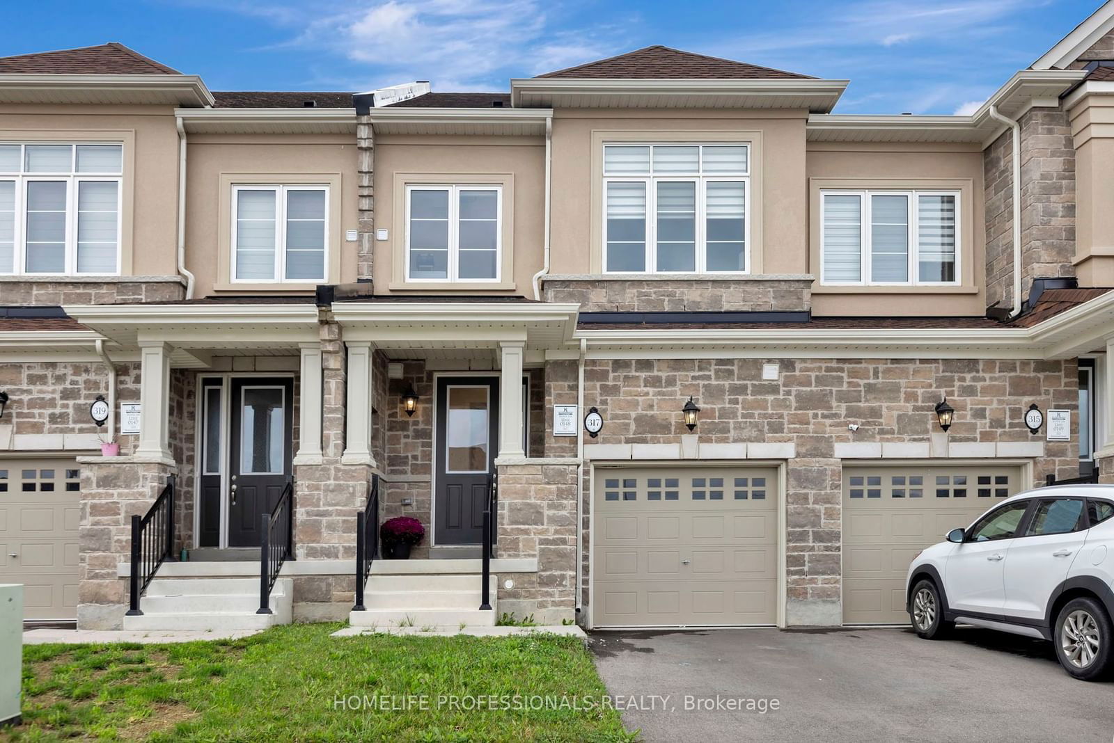 Townhouse sold at 317 Raymond Road, Hamilton, Ancaster, L9K 0G8 - MLS: X10426261