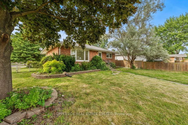 8 Mayfair Drive