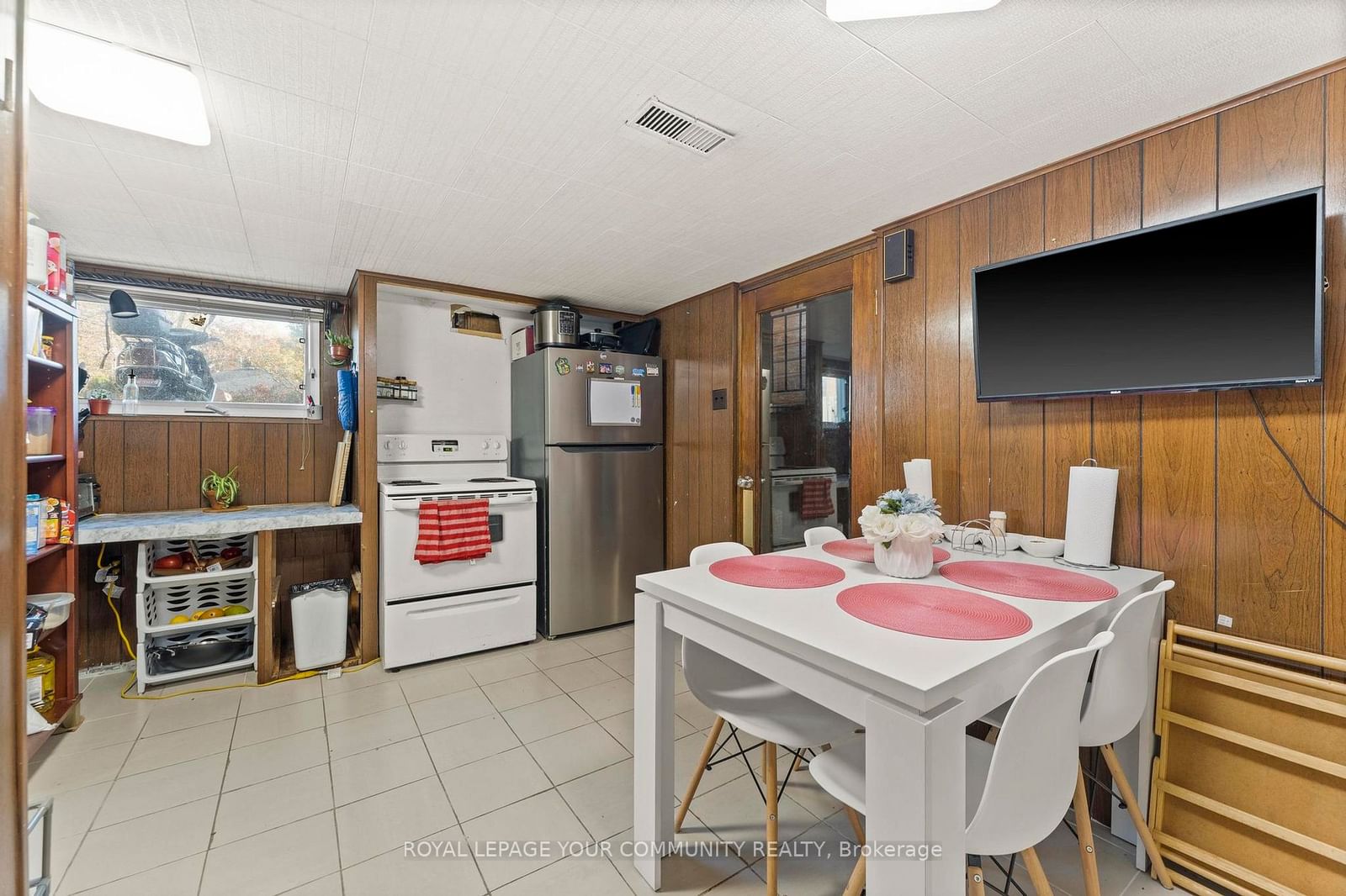 Listing Image 19