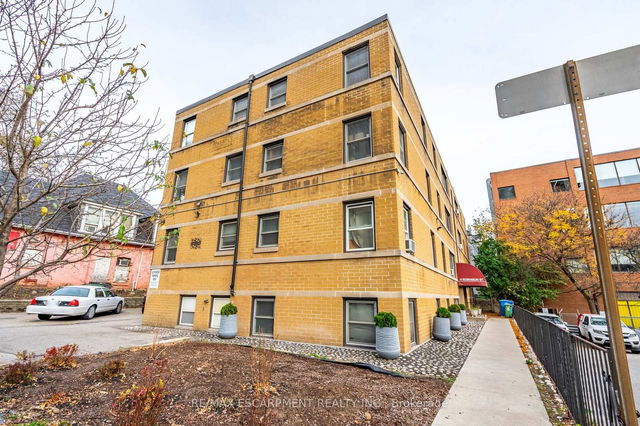 5 - 4 ROBINSON Street